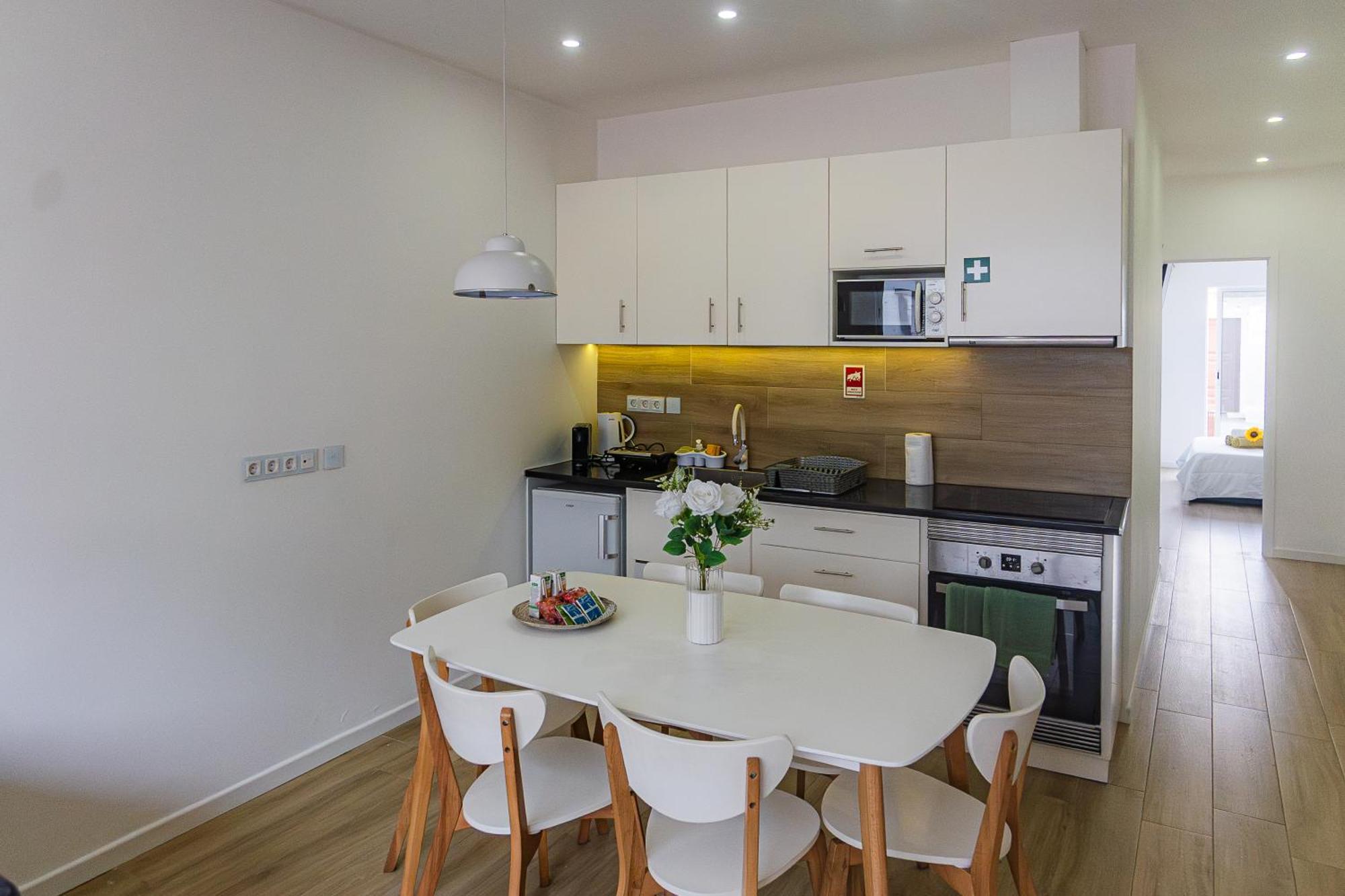 Apartment Sweet White 2.0