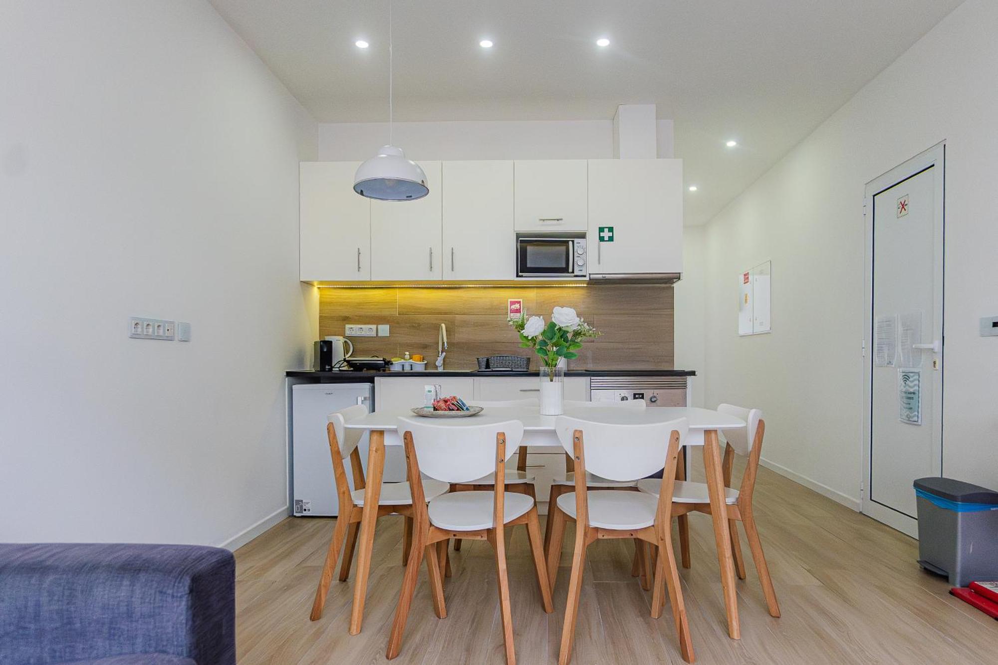 Apartment Sweet White 2.0